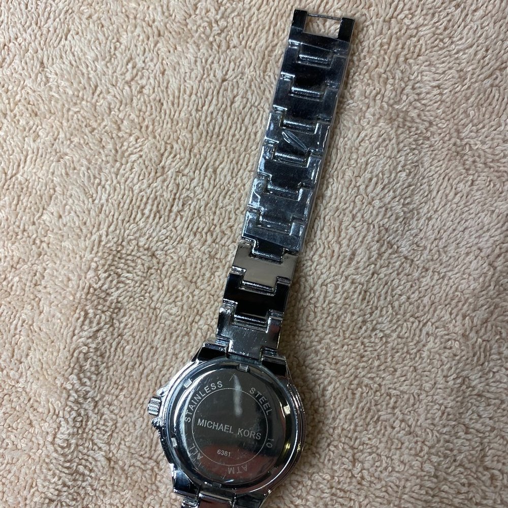 Michael Kors Women's Watch - Picture 9 of 10